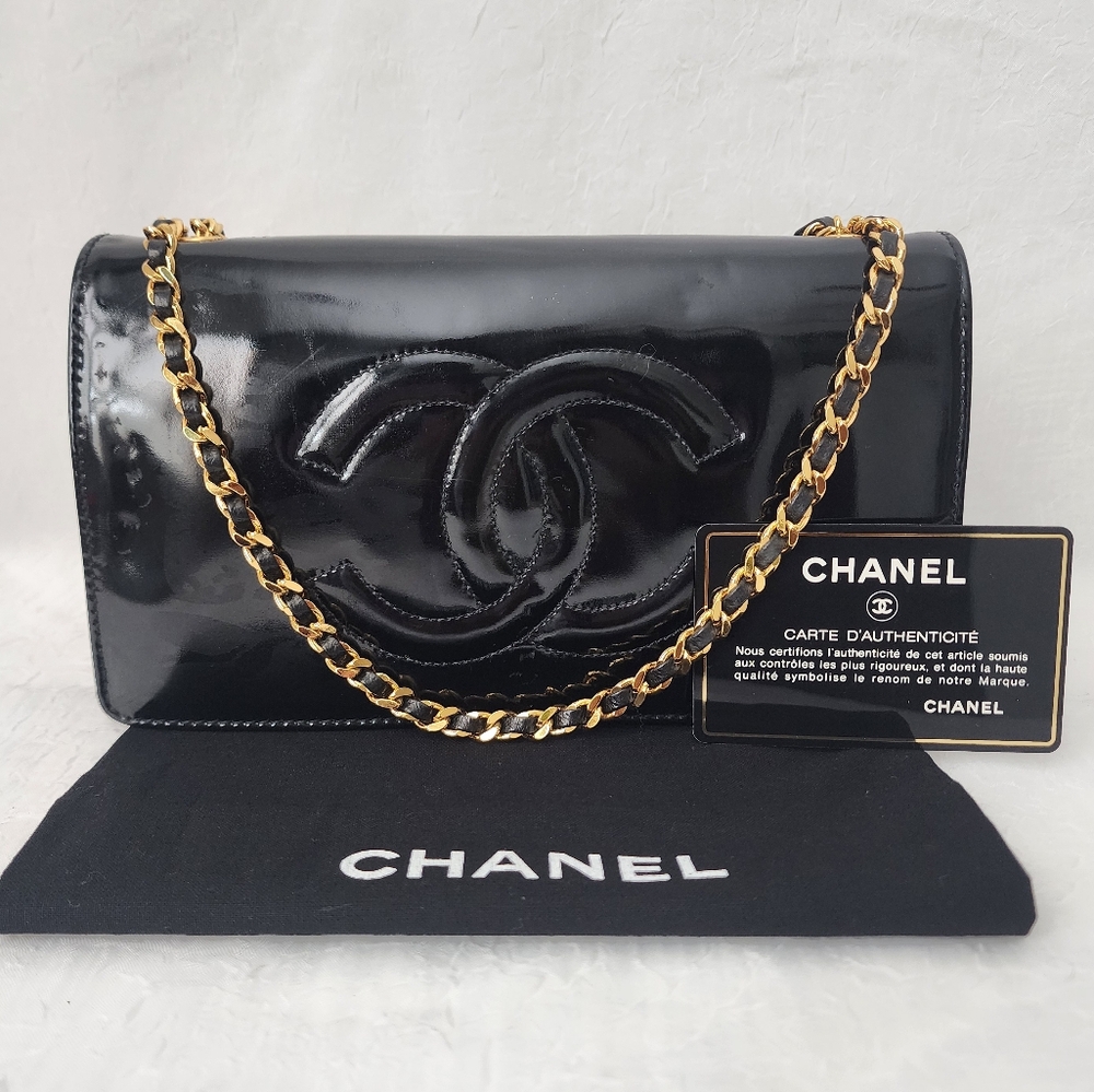 Auth Chanel Coco Timeless Wallet on Chain